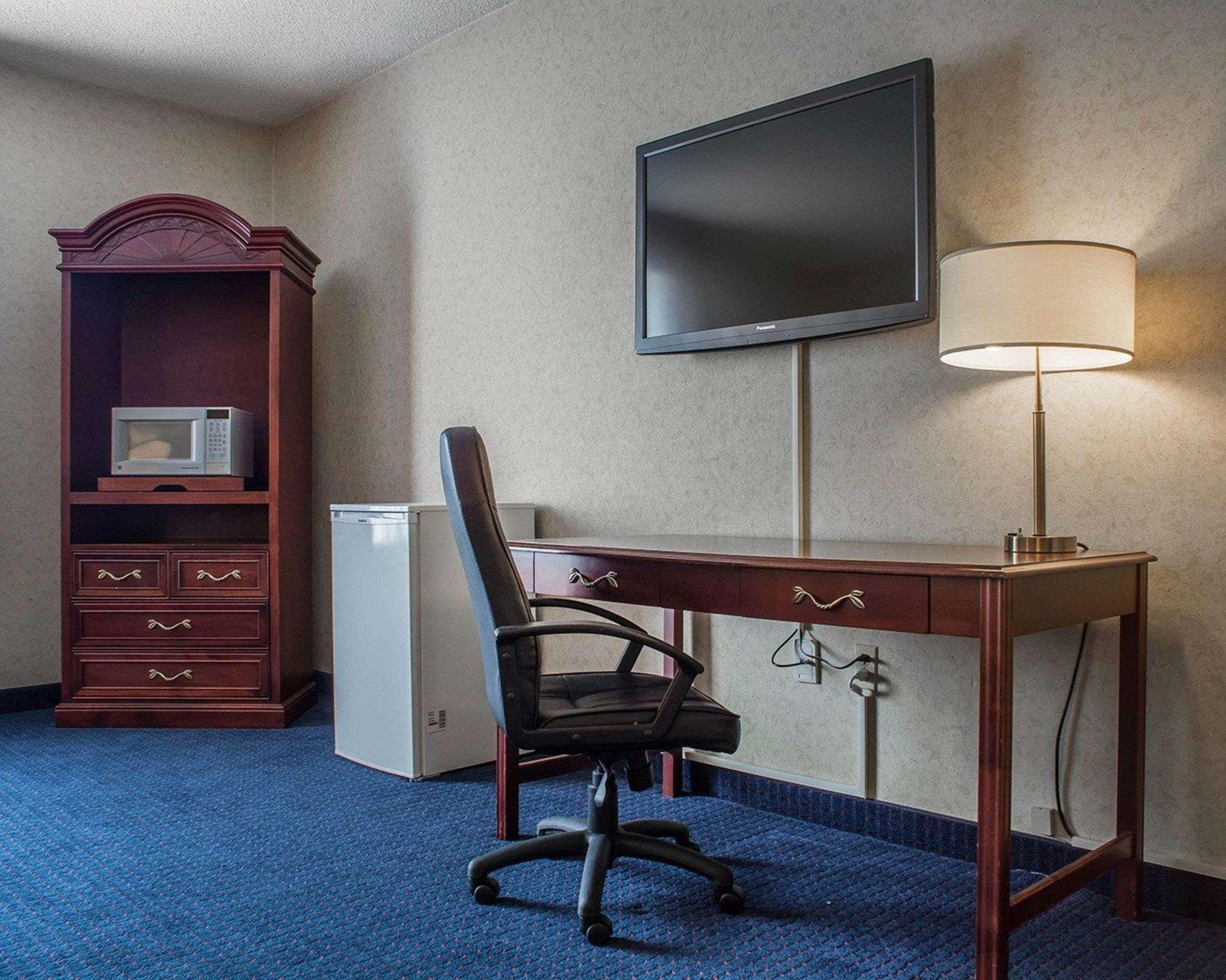 Quality Hotel & Suites Woodstock Exterior foto